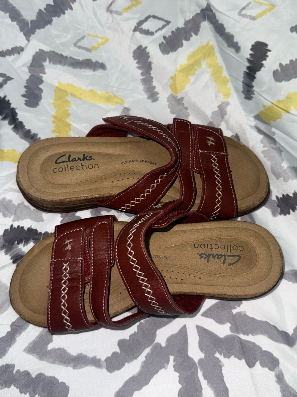 Clarks Women's Red Leather Slide Sandals with White Stitching - Picture 5 of 5